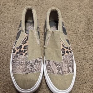 Blowfish Malibu Slip-ons, Womens Size 11